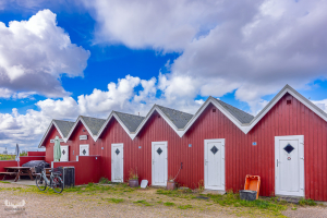 13410 - Red fishing hut row