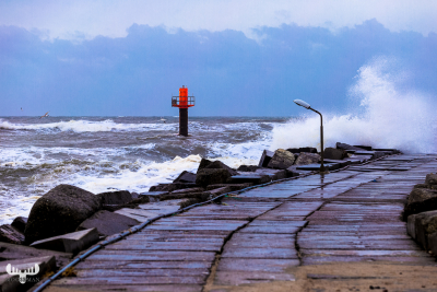 8969 - Thorsminde Havn Mole with waves