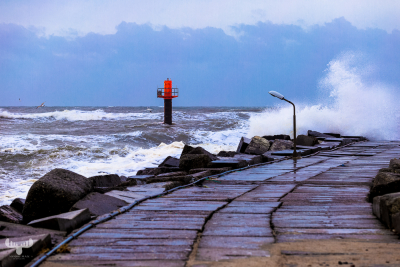 8969 - Thorsminde Havn Mole with waves