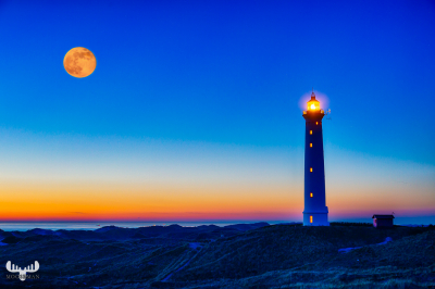 10036 - Nr.Lyngvig lighthouse moon night