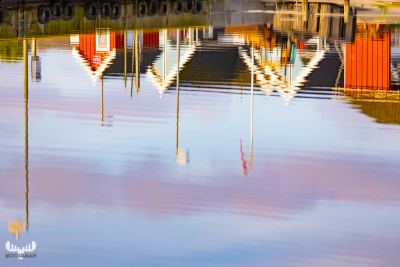 10863 - Boat houses reflection at Æ Tyskerhavn