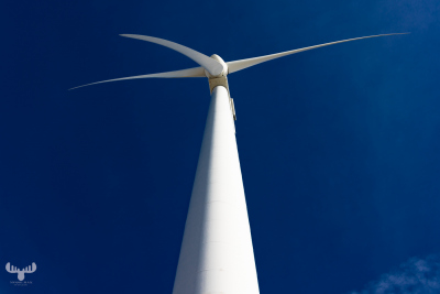 11303 - Wind turbine into the sky
