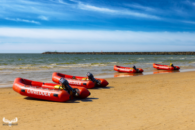 11346 - Livredder - Red sea rescue boats on Hvide Sande beach