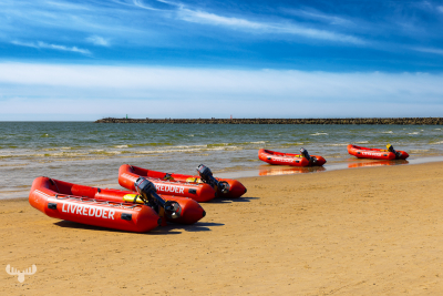 11346 - Livredder - Red sea rescue boats on Hvide Sande beach