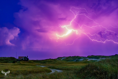 11475 - Lighting over summer cottages and dunes