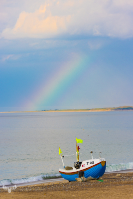 11617 - Fishing boat with rainbow at Nr.Vorupør beach