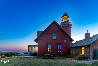 11684 - Bovbjerg Fyr lighthouse seen from garden