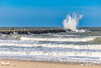 11964 - Sea spray on Nr.Vorupør pier