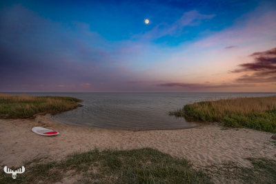 12132 - Ringkøbing Fjord view with surfboard and moon in the evening
