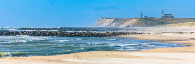 12176 - Bovbjerg Fyr lighthouse and Trans kirke behind Northsea and beach at Høfde Q - panorama