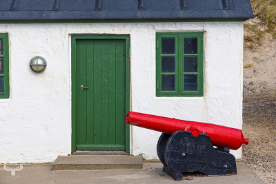 12748 - Canon and house at Stenbjerg Landingsplads