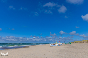 12752 - Wide beach with fishing boats at Stenbjerg Landingsplads