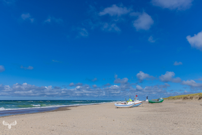 12752 - Wide beach with fishing boats at Stenbjerg Landingsplads