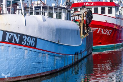 13276 - FN396 Fishing Boats in harbor