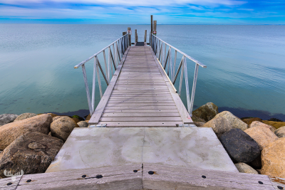 13292 - Landing stage and rocks