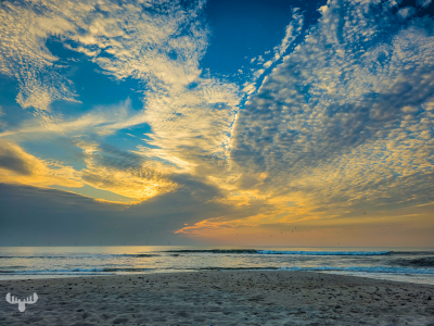 13363 - Cloudy sunset at North Sea