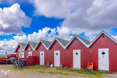 13410 - Red fishing hut row