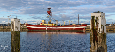 13580 - Gedser Rev Fire Ship at Hvide Sande harbour between pier poles