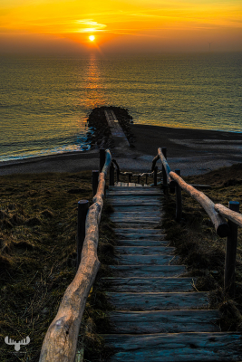 13656 - Stairways to beach at Bovbjerg Klint at sunset