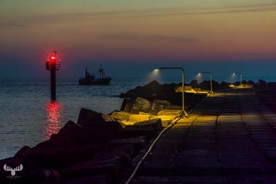 13674 - Thorsminde pier with fishing boat at night