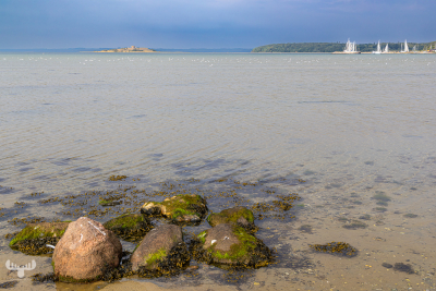13746 - Kalo Slotsruin and sailing ships