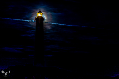 13958 - Nr.Lyngvig Fyr lighthouse, moon behind lantern room