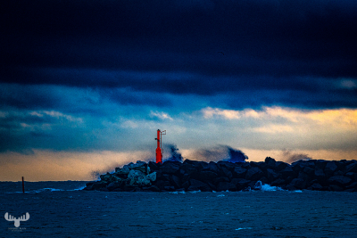 14533 - Hvide Sande Pier with red beacon and breakers, art version