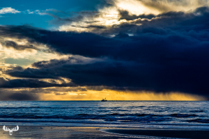 13543 - Hvide Sande North Sea, dramatic cloud sky, fishing boat