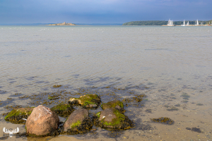 13746 - Kalo Slotsruin and sailing ships