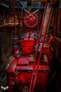13889  - Fiskeri- og Søfartsmuseet - old boat motor in red