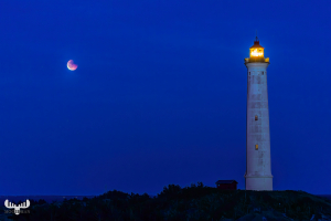 13951 - Nr.Lyngvig Fyr lighthouse and total lunar eclipse - Blood moon