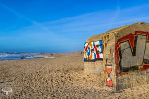 14223 - Bunker with graffiti at Søndervig beach