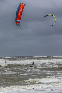 14650 - Kitesurfer on North Sea beach